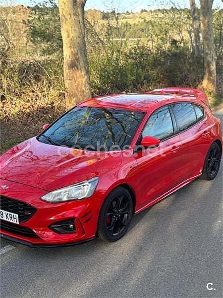 Usado Ford Focus ST-Line 125 CV (91 kW) 2018 Rojo Berlina