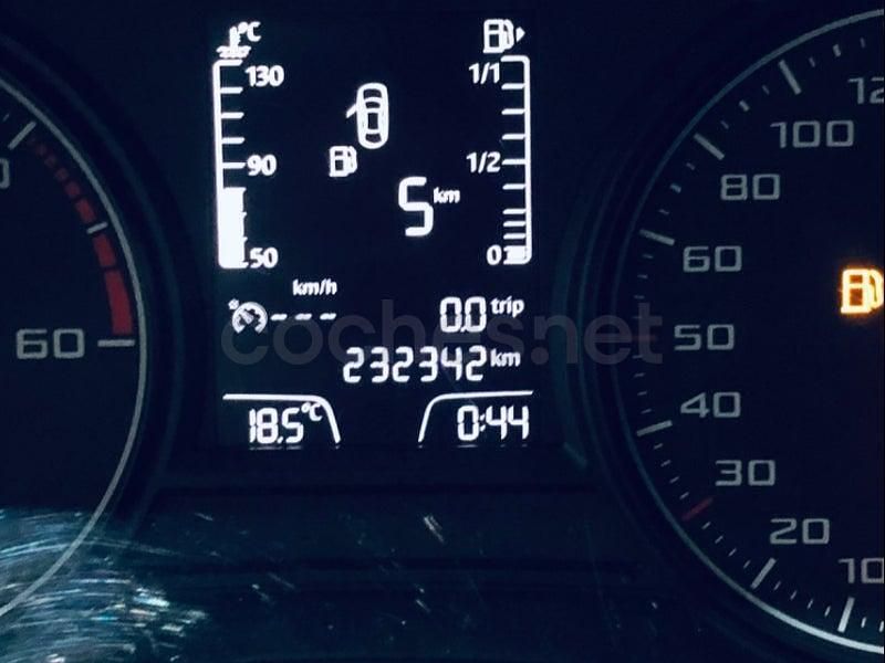 Usado Seat Leon Style 105 CV (77 kW) 2014 Blanco Berlina