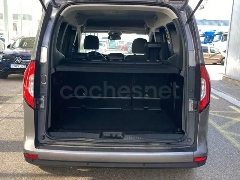Usado Mercedes T180 116 CV (85 kW) 2025 Gris / plata Monovolumen