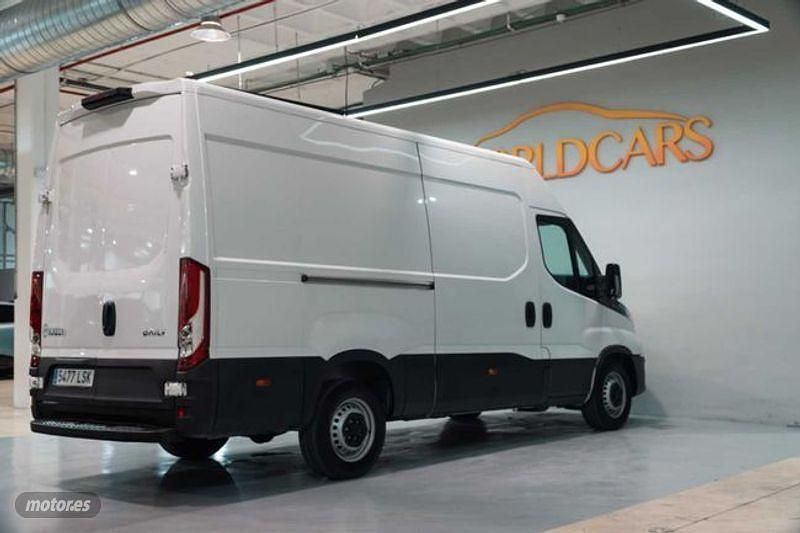 Begagnad Iveco Daily 136 HK (100 kW) 2021 Vit Van