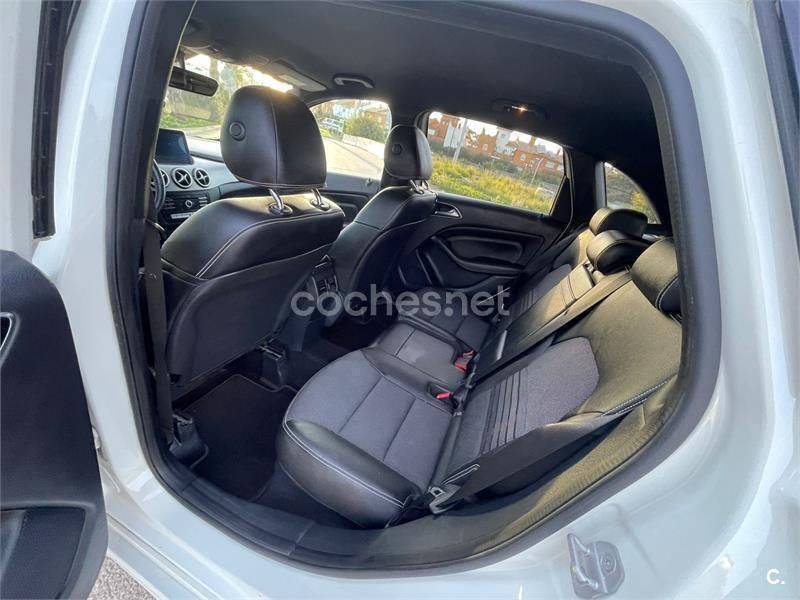 Usado Mercedes B200 AMG line 136 CV (100 kW) 2016 Monovolumen