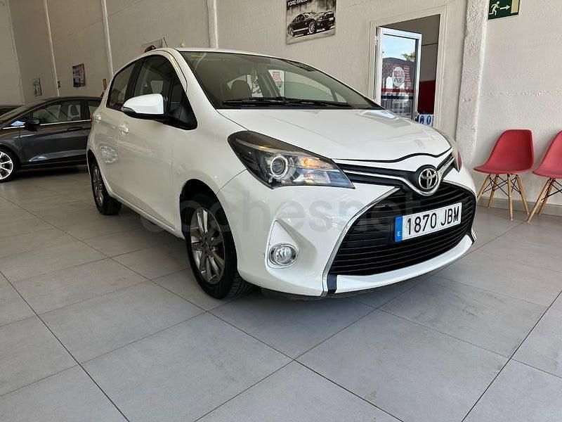Usado Toyota Yaris Active 90 CV (66 kW) 2015 Blanco Utilitario