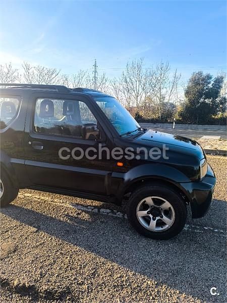 Usado Suzuki Jimny 85 CV (62 kW) 2010 Negro SUV