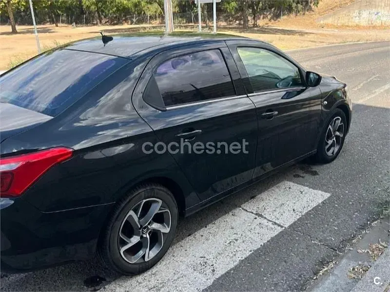 Usado Citroën C-Elysee I Shine 100 CV (73 kW) 2017 Negro Berlina