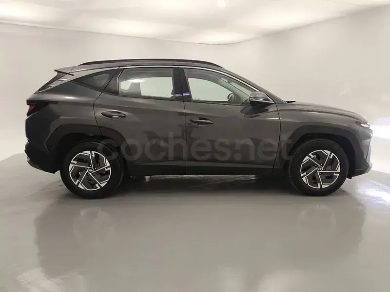 Usado Hyundai Tucson 160 CV (117 kW) 2025 Gris / plata SUV