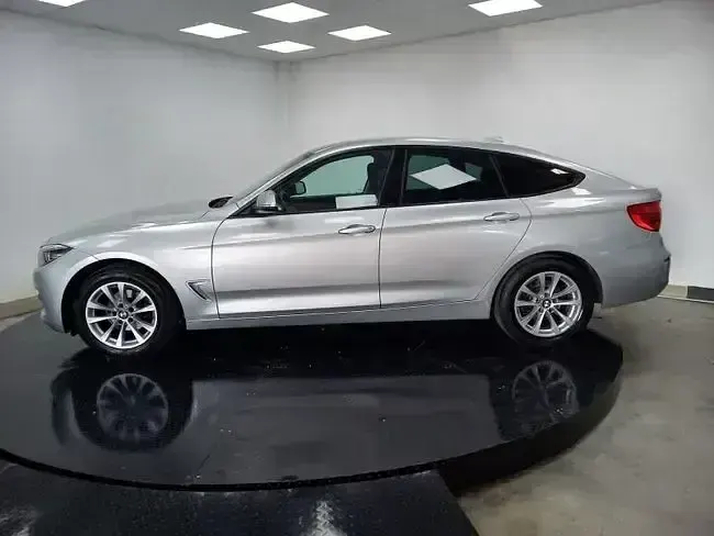 Usado BMW 318 Gran Turismo 150 CV (110 kW) 2017 Gris / plata Berlina