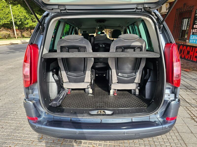 Gris Usado 2009 Peugeot 807 Premium Monovolumen | 5500 € (Precio justo) - Imagen 1/4