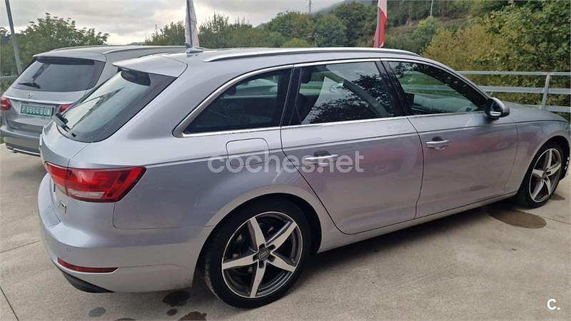 Usado Audi A4 Advanced 150 CV (110 kW) 2017 Gris / plata Familiar