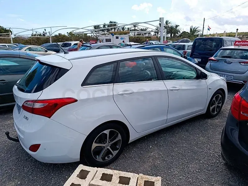 Usado Hyundai i30 140 CV (102 kW) 2017 Blanco Familiar
