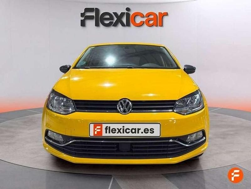 Usado VW Polo Advance 90 CV (66 kW) 2017 Amarillo Utilitario