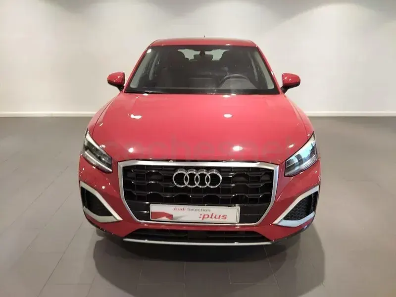 Usado Audi Q2 Advanced Plus 116 CV (85 kW) 2022 Rojo SUV