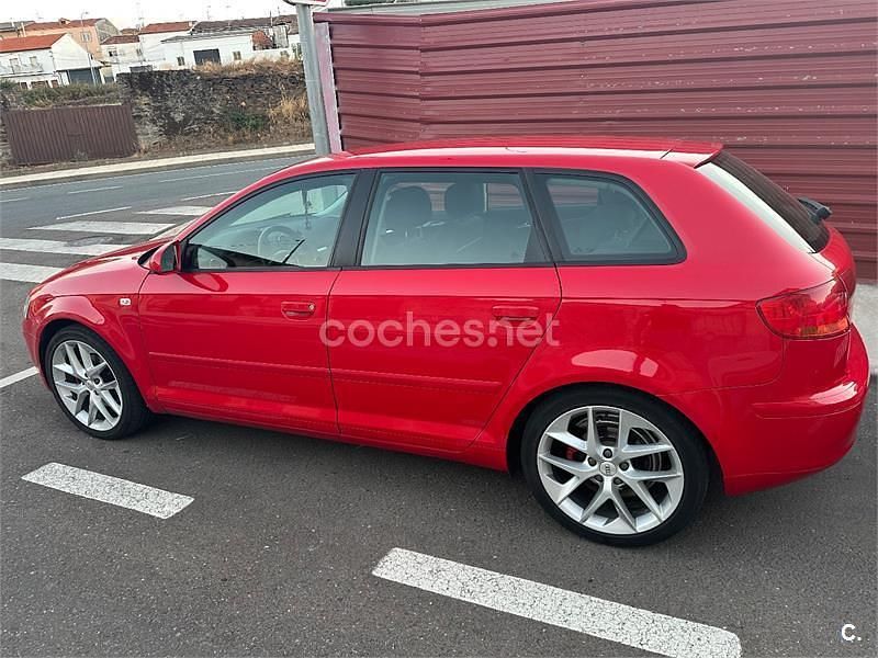 Usado Audi A3 Attraction 140 CV (102 kW) 2008 Rojo Berlina