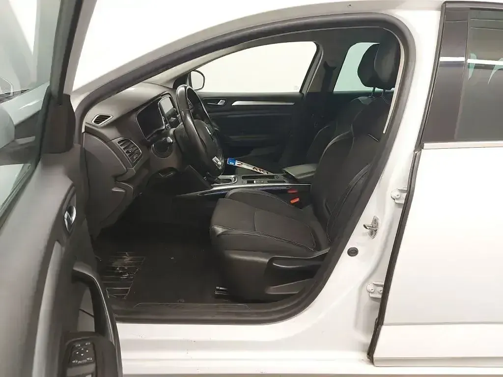 Usado Renault Mégane IV Intens 140 CV (102 kW) 2021 Blanco Utilitario