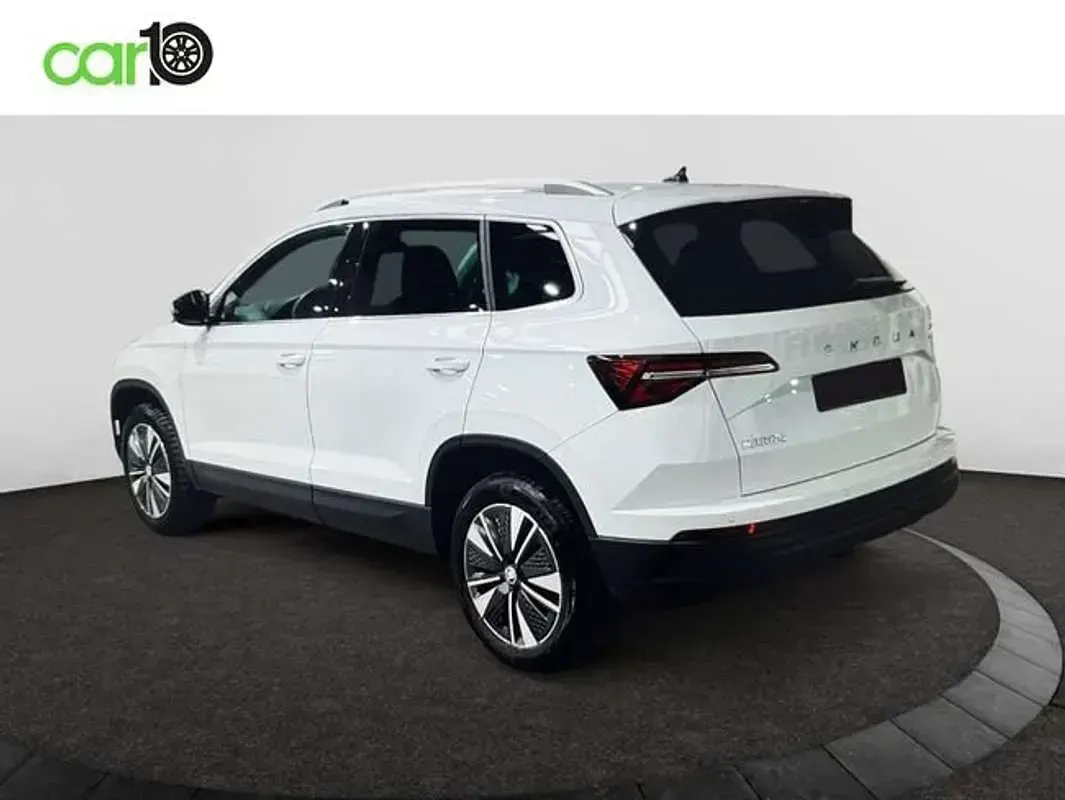 Usado Skoda Karoq Ambition 150 CV (110 kW) 2022 Blanco SUV