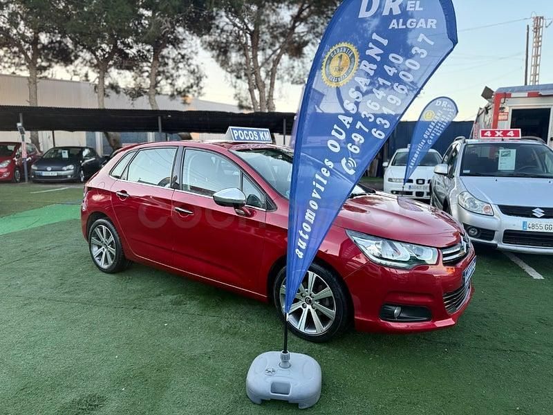 Usado Citroën C4 Feel 99 CV (72 kW) 2015 Granate Berlina