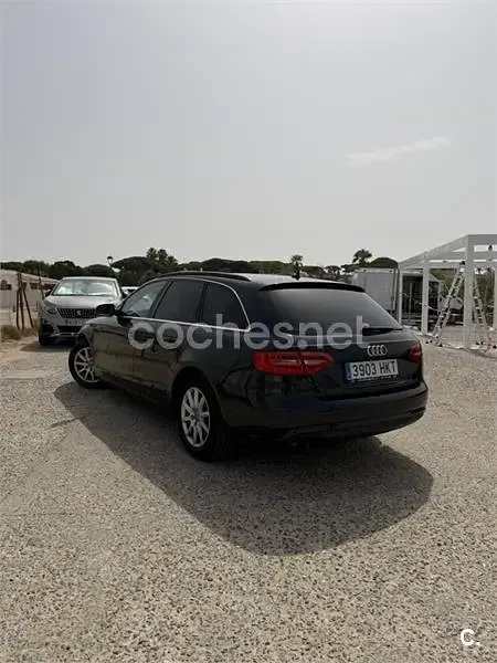 Usado Audi A4 143 CV (105 kW) 2012 Negro Familiar