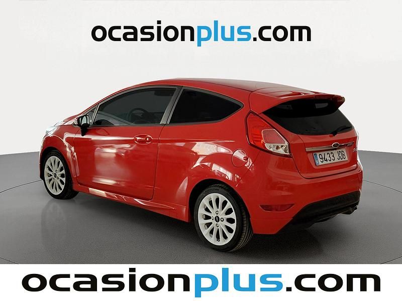 Usado Ford Fiesta Sport 125 CV (91 kW) 2015 Rojo Utilitario