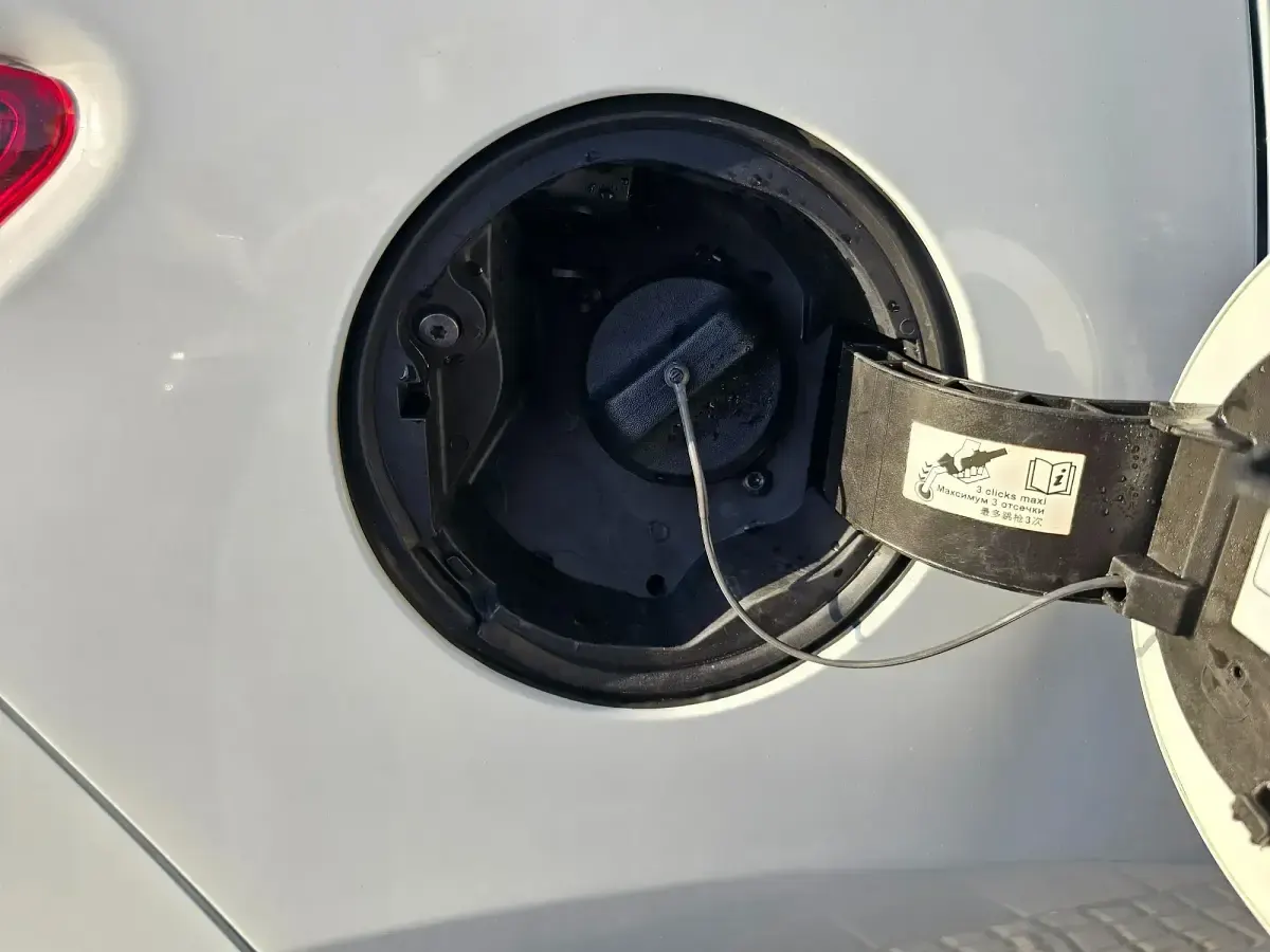 Usado Renault Clio IV LIMITED 75 CV (55 kW) 2019 Blanco