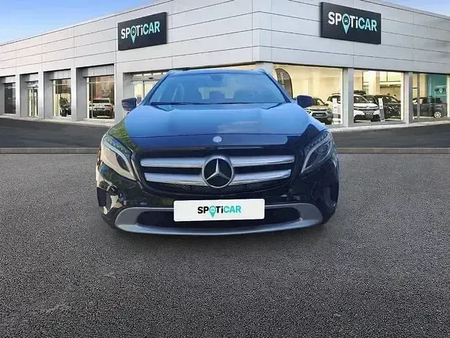 Usado Mercedes GLA180 122 CV (89 kW) 2016 Negro SUV