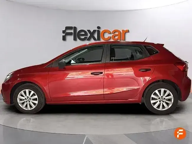 Usado Seat Ibiza Reference 90 CV (66 kW) 2019 Rojo Utilitario