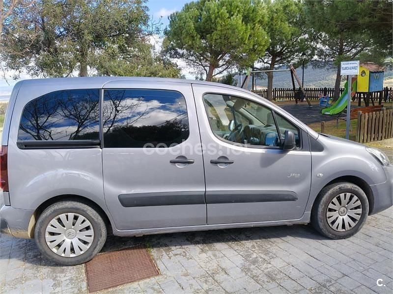 Usado Citroën Berlingo Feel 100 CV (73 kW) 2016 Gris / plata Monovolumen