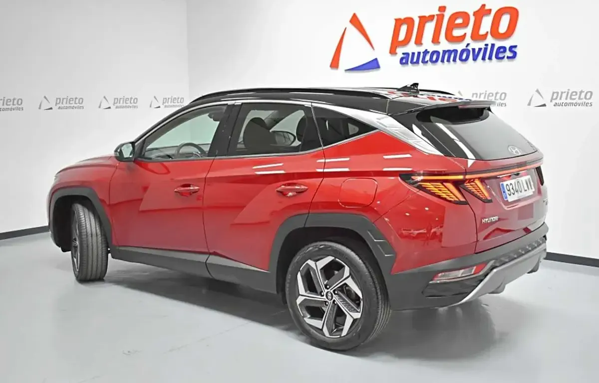 Usado Hyundai Tucson 230 CV (169 kW) 2022 Burdeos SUV