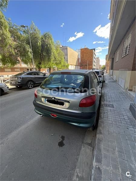 Usado Peugeot 206 75 CV (55 kW) 2001 Verde Berlina