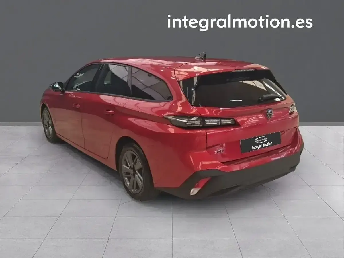Usado Peugeot 308 S 130 CV (95 kW) 2022 Rojo Familiar