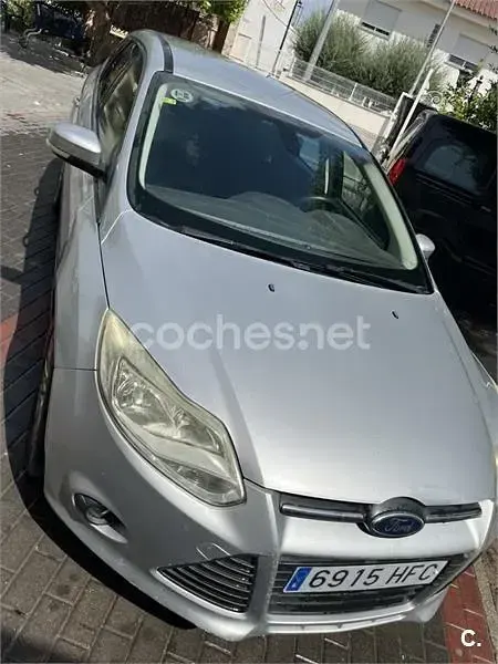 Usado Ford Focus Trend 115 CV (84 kW) 2011 Gris / plata Familiar