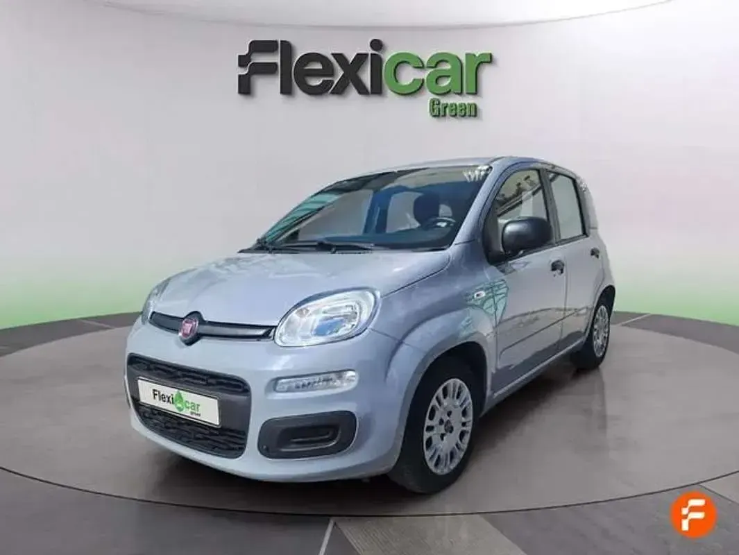 Usado Fiat Panda 71 CV (52 kW) 2022 Gris Utilitario