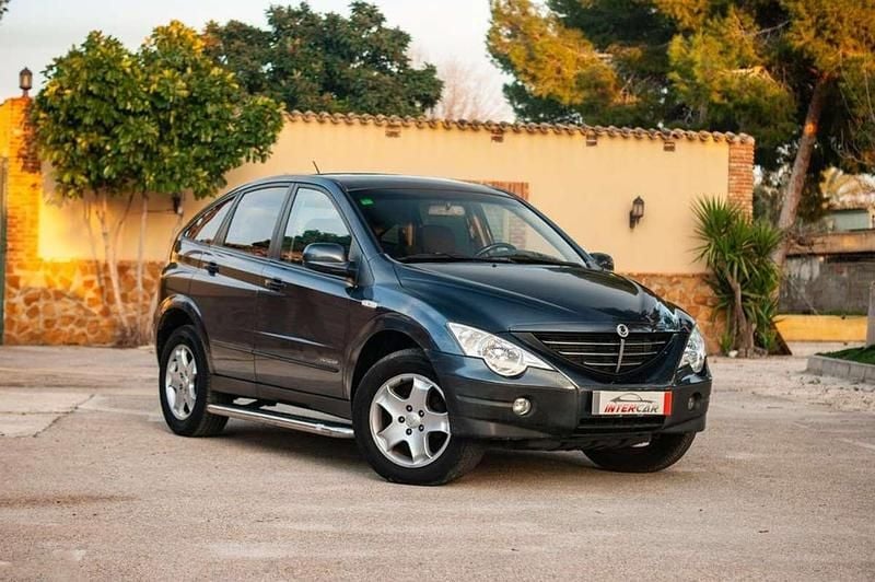 Gris / plata Usado 2007 Ssangyong (KGM) Actyon Limited SUV | 5500 € (Precio justo) - Imagen 1/4