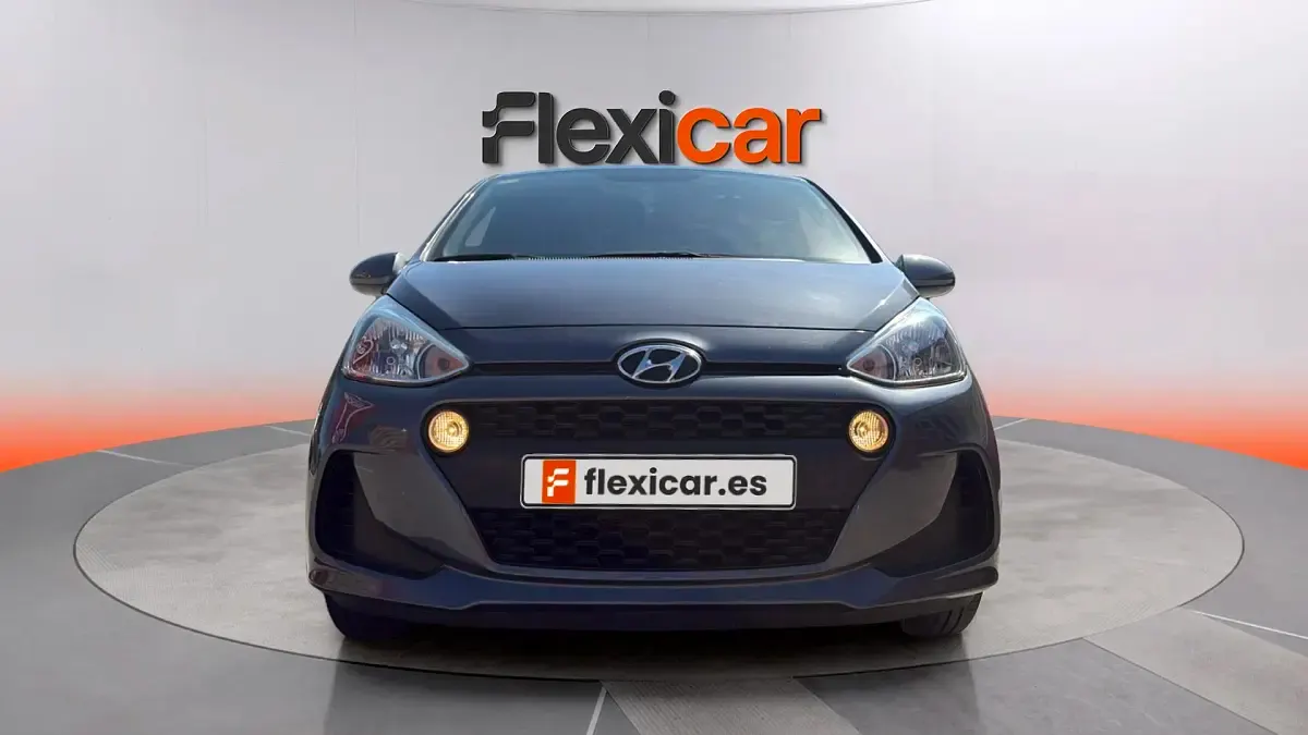 Usado Hyundai i10 GO! 67 CV (49 kW) 2018 Gris Utilitario