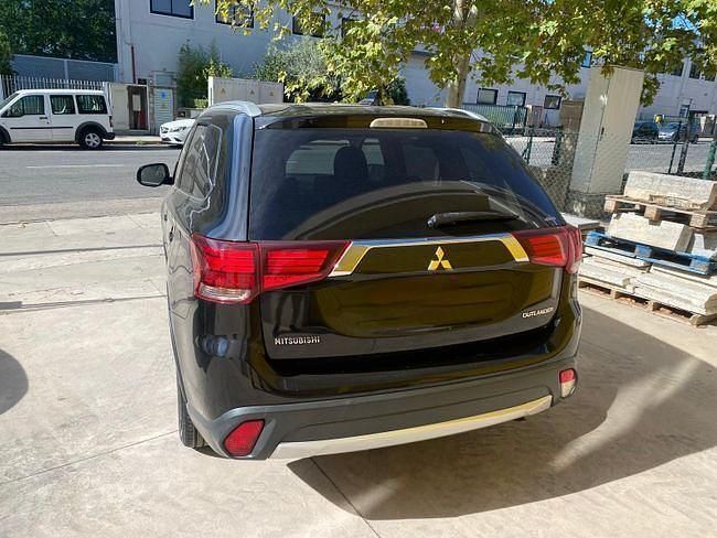Usado Mitsubishi Outlander 170 CV (125 kW) 2017 Negro SUV