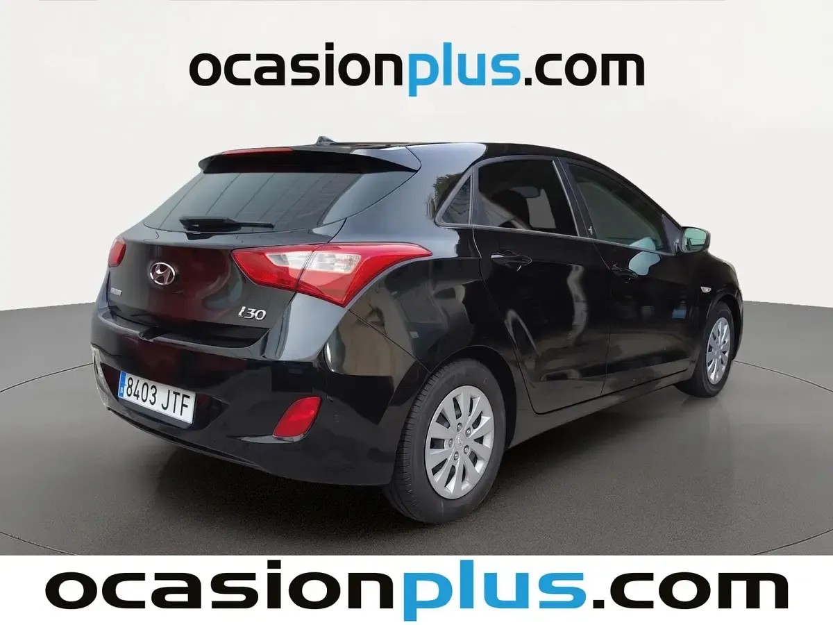 Usado Hyundai i30 101 CV (74 kW) 2016 Negro Utilitario