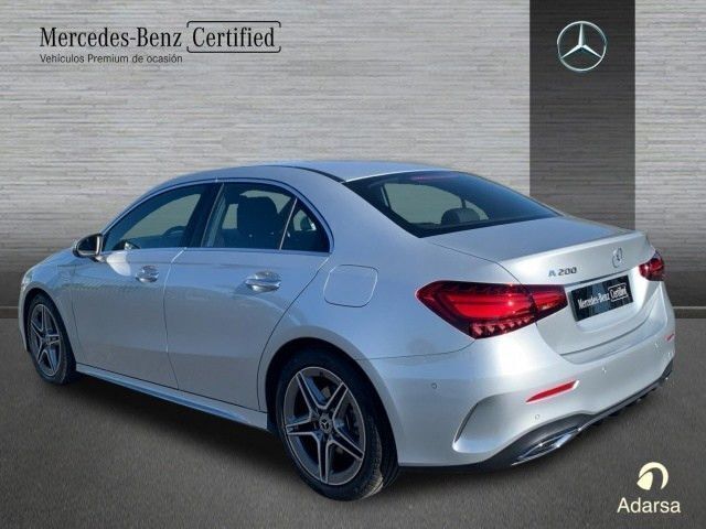 Usado Mercedes A200 AMG line 163 CV (119 kW) 2024 Plata iridio