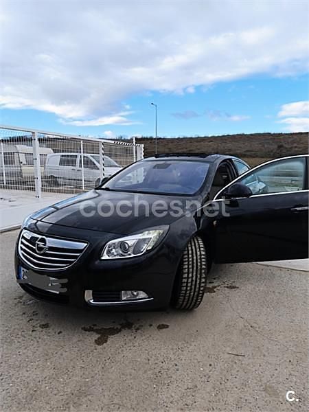 Usado Opel Insignia Sport 160 CV (117 kW) 2010 Negro Berlina
