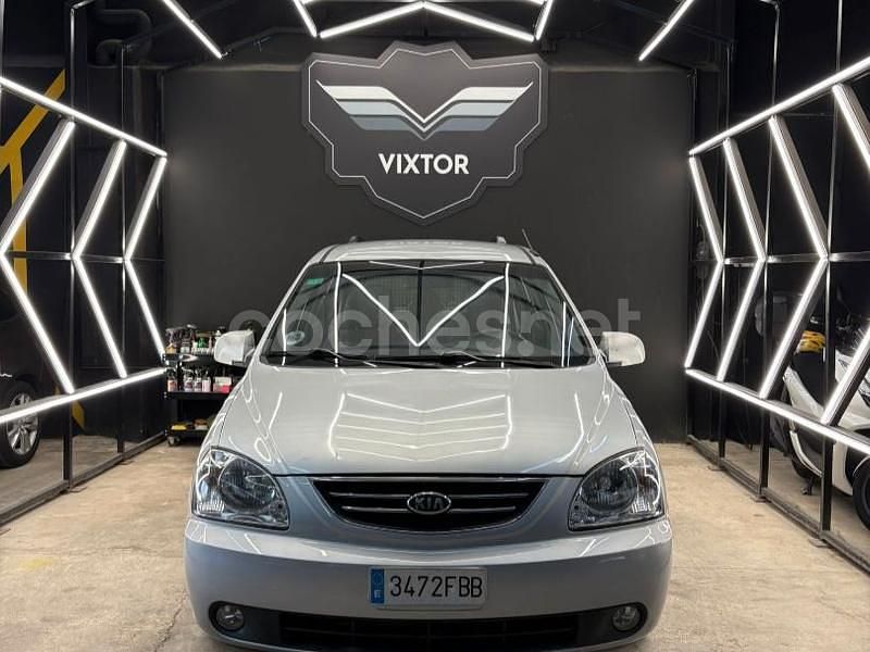 Gris / plata Usado 2006 Kia Carens EX Monovolumen | 5600 € - Imagen 1/4