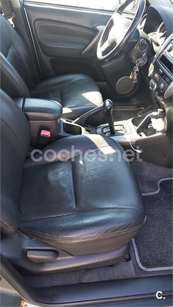 Usado Toyota RAV4 Executive 150 CV (110 kW) 2005 Gris / plata SUV