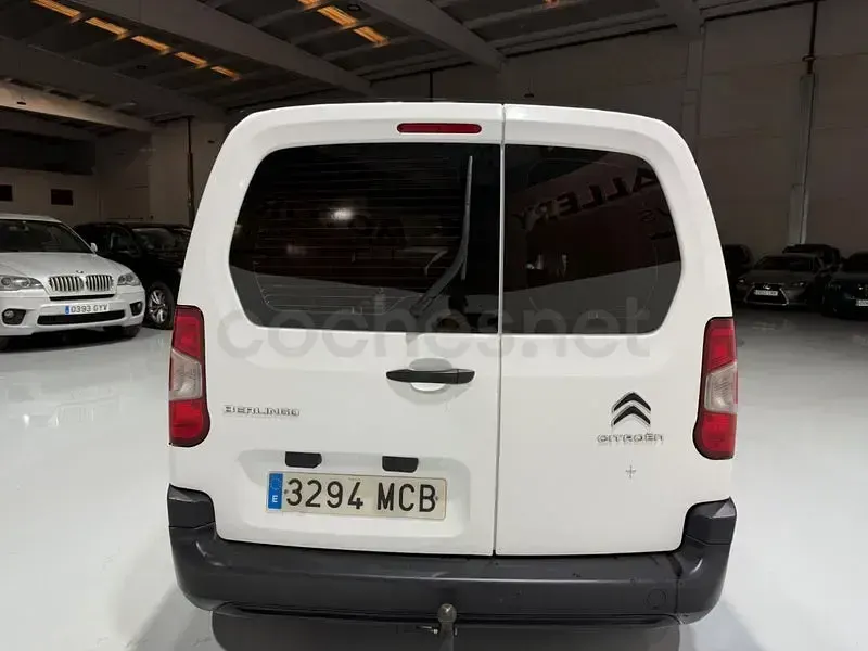 Usado Citroën Berlingo Live 102 CV (75 kW) 2022 Blanco Monovolumen