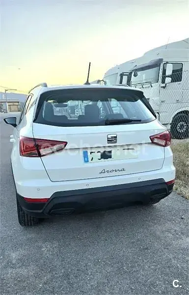 Usado Seat Arona Style Plus 110 CV (80 kW) 2022 Blanco SUV