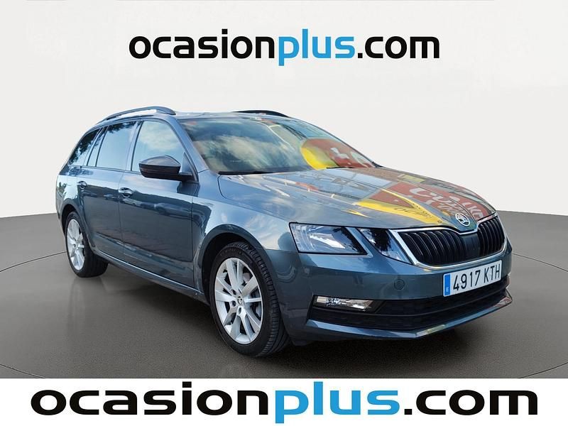 Usado Skoda Octavia 150 CV (110 kW) 2019 Gris Familiar