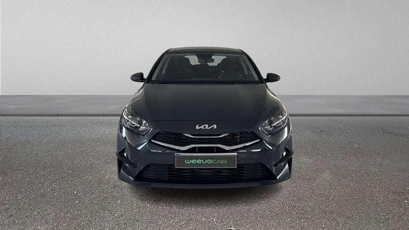 Usado Kia Ceed 120 CV (88 kW) 2023 Gris Utilitario