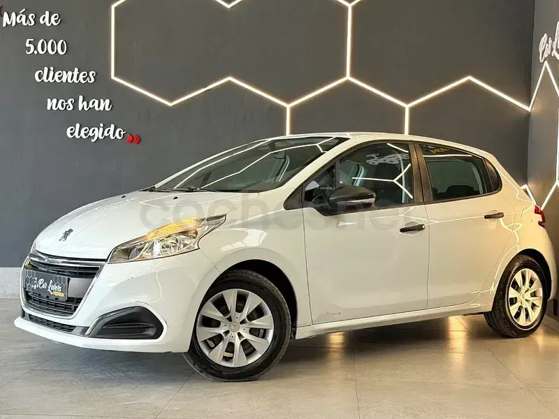 Usado Peugeot 208 Active 82 CV (60 kW) 2015 Blanco Utilitario