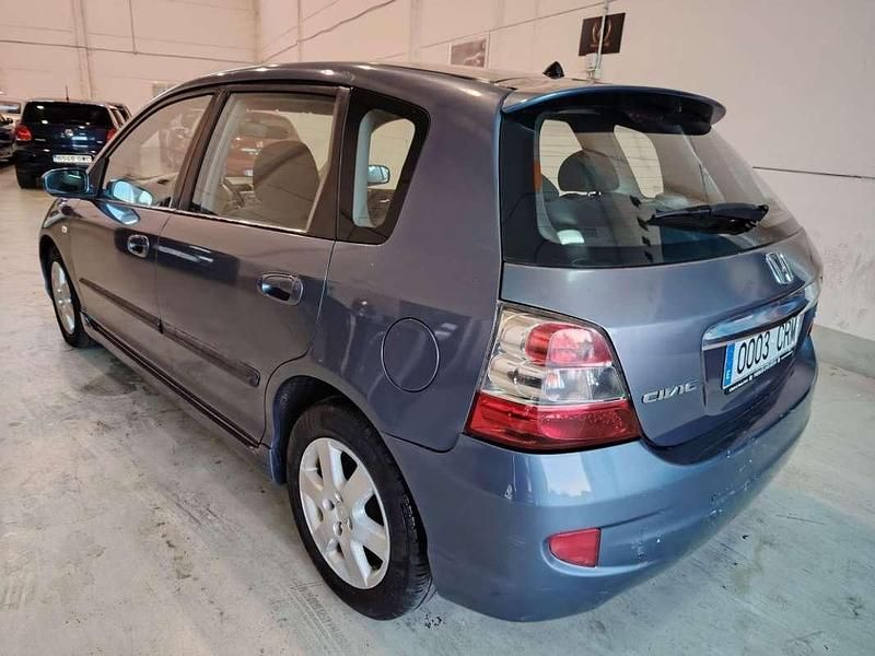 Usado Honda Civic ES 100 CV (73 kW) 2004 Azul Utilitario
