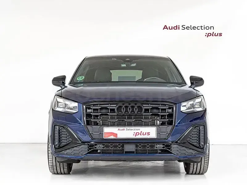 Usado Audi Q2 Black Edition 150 CV (110 kW) 2025 Azul SUV