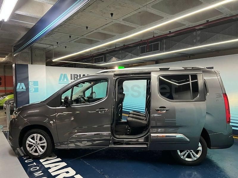 Usado Toyota Proace Verso Active 131 CV (96 kW) 2023 Gris / plata Familiar