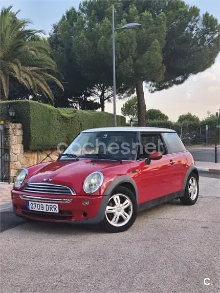 Usado Mini ONE 90 CV (66 kW) 2005 Rojo Utilitario