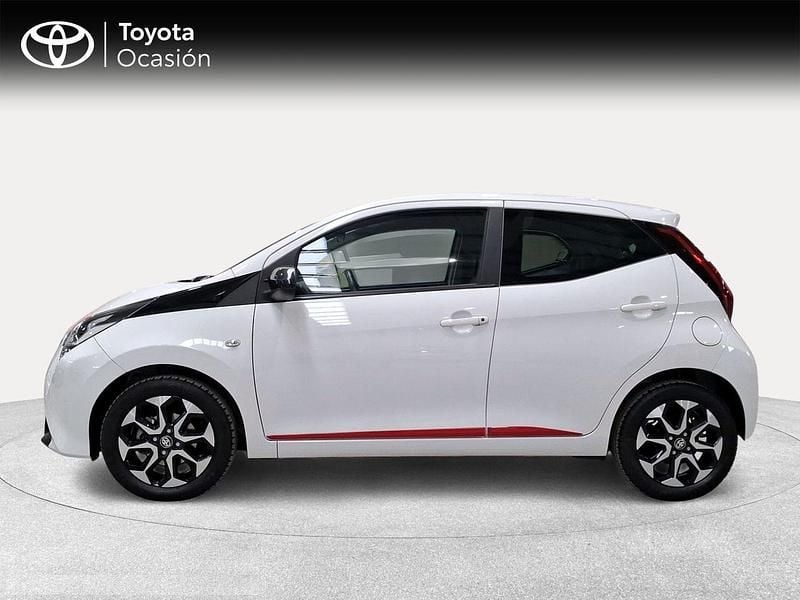 Usado Toyota Aygo X-play 72 CV (52 kW) 2021 Blanco Utilitario