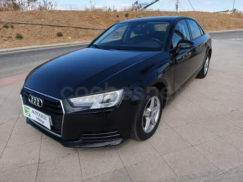 Usado Audi A4 122 CV (89 kW) 2017 Negro Berlina