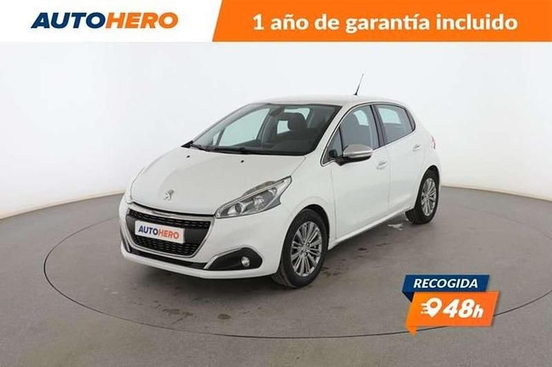 Blanco Usado 2016 Peugeot 208 Allure Utilitario | 7199 € (Precio justo) - Imagen 1/3